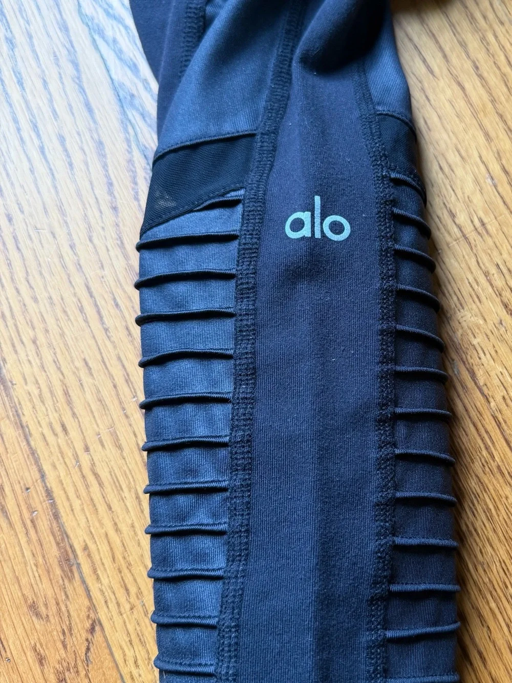 Alo Yoga Moto Leggings Black High Waist Ribbed Panel Size XS